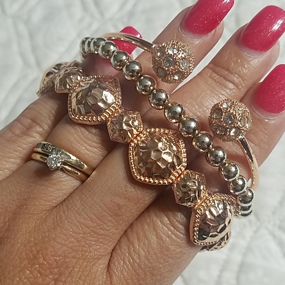 Bracelets - Picture 2 of 3